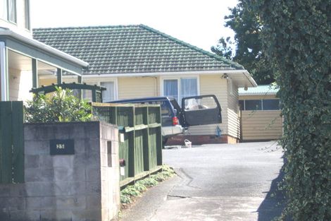 Photo of property in 2/25 Manuka Road, Bayview, Auckland, 0629