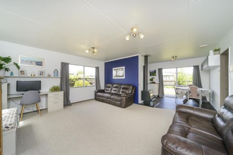Photo of property in 97 Hillcrest Drive, Kelvin Grove, Palmerston North, 4414