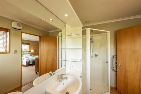 Photo of property in 41b Avonhead Road, Avonhead, Christchurch, 8042