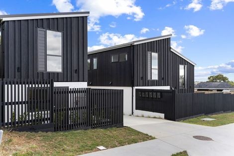 Photo of property in 72b Weatherly Road, Torbay, Auckland, 0630
