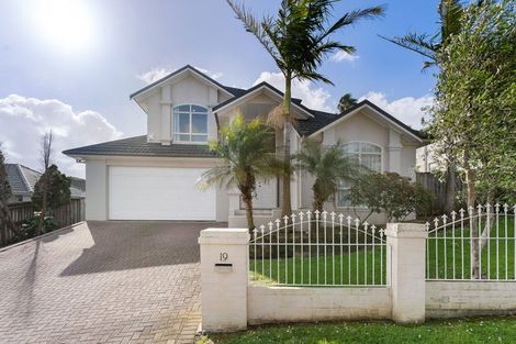 Photo of property in 19 Belgate Place, Somerville, Auckland, 2014