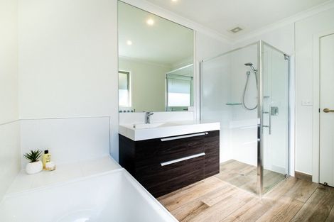 Photo of property in 11 Whakatomo Place, Havelock North, 4130