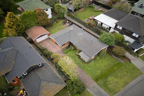 Photo of property in 12 Harkness Place, Avonhead, Christchurch, 8042