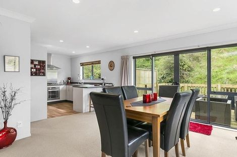 Photo of property in 28 Erlestoke Crescent, Churton Park, Wellington, 6037