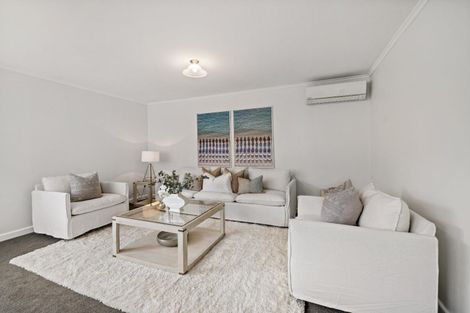 Photo of property in 24 Alberta Street, Point Chevalier, Auckland, 1022