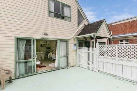 Photo of property in 125a The Parade, Island Bay, Wellington, 6023