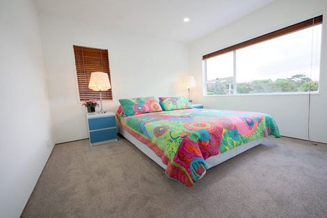 Photo of property in 2/99 Balmain Road, Birkenhead, Auckland, 0626