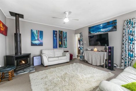 Photo of property in 115 Chichester Drive, Rosehill, Papakura, 2113