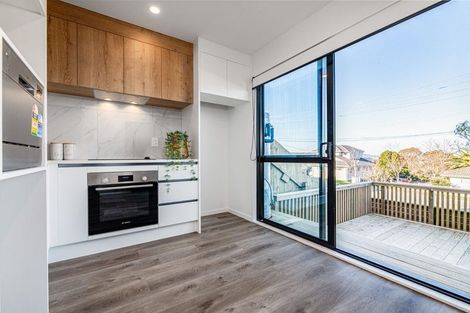 Photo of property in 4b Hepburn Road, Glendene, Auckland, 0602