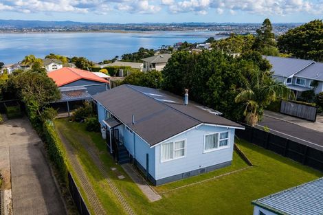 Photo of property in 150 Rangatira Road, Beach Haven, Auckland, 0626