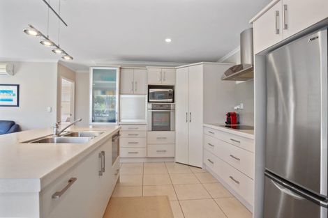 Photo of property in 2 Mccall Avenue, Pauanui, Hikuai, 3579