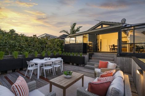 Photo of property in 2/7 Orchard Road, Browns Bay, Auckland, 0630