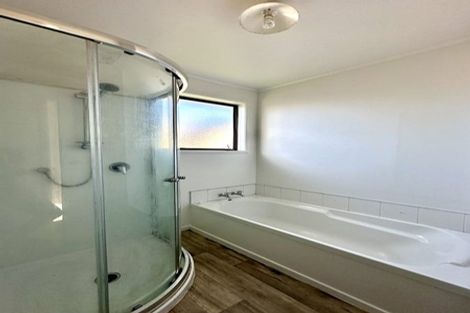 Photo of property in 18 Karepo Crescent, Ranui, Auckland, 0612