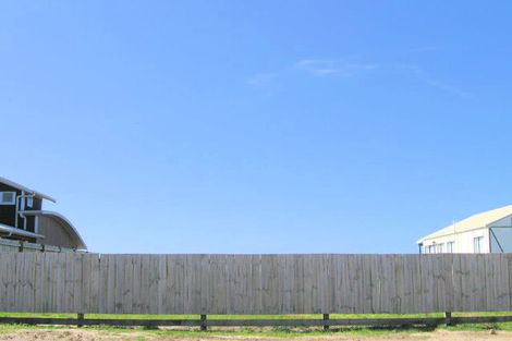 Photo of property in 113 Karewa Parade, Papamoa Beach, Papamoa, 3118