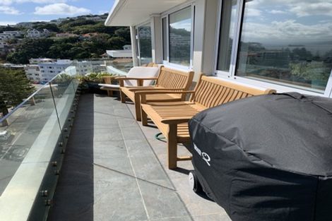 Photo of property in Oriana Apartments, 248 Oriental Parade, Oriental Bay, Wellington, 6011