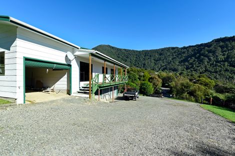 Photo of property in 23-25 Nikau Heights, Little Wanganui, Karamea, 7893