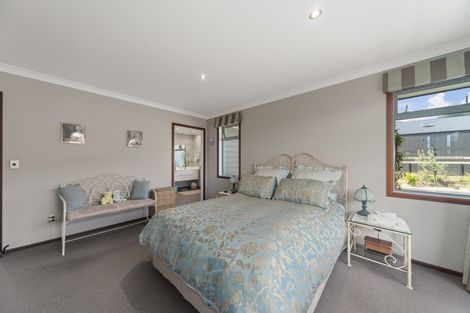 Photo of property in 15 Kestrel Lane, Kinloch, Taupo, 3377
