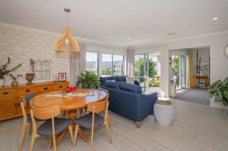 Photo of property in 10 Roseberry Place, Whitianga, 3510