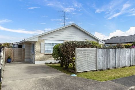 Photo of property in 32a Edward Avenue, Orewa, 0931