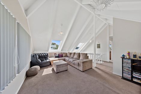 Photo of property in 8 Pinehurst Place, Wattle Downs, Auckland, 2103