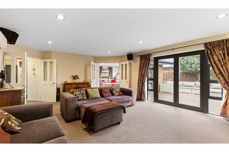 Photo of property in 10 Chesterfield Place, Rangiora, 7400