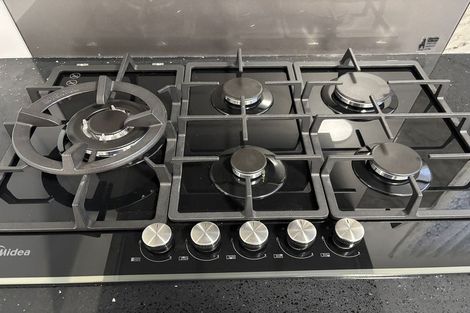 Photo of property in 5 Treviso Place, Clover Park, Auckland, 2023