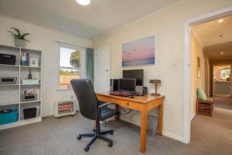 Photo of property in 10 Allen Terrace, Tawa, Wellington, 5028