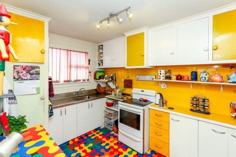 Photo of property in 12 Walsh Road, Westown, New Plymouth, 4310