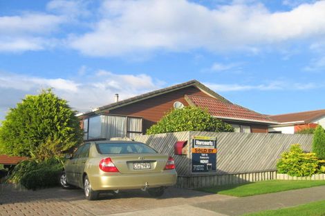 Photo of property in 3 Ordley Grove, Tawa, Wellington, 5028