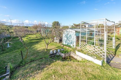 Photo of property in 98 Cornfoot Street, Castlecliff, Whanganui, 4501
