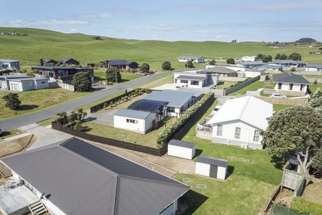 Photo of property in 25 Sunset Drive, Baylys Beach, Dargaville, 0377