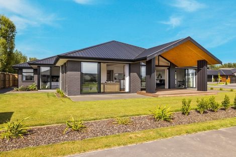 Photo of property in 16 Whitburn Avenue, Halswell, Christchurch, 8025