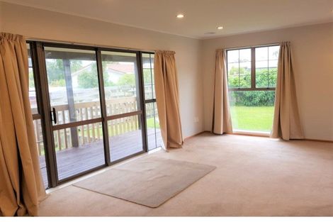 Photo of property in 86 Omapere Street, Whitby, Porirua, 5024