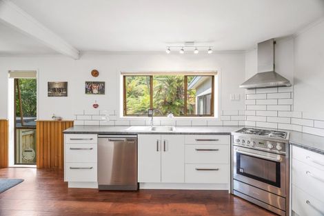 Photo of property in 3 Millar Road, Lake Okareka, Rotorua, 3076