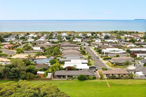 Photo of property in 44 Butterworth Crescent, Papamoa Beach, Papamoa, 3118