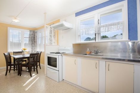 Photo of property in 10 Maher Place, Ranui, Porirua, 5024