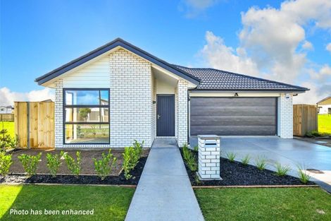 Photo of property in 32 Korowhiti Road, Clarks Beach, 2122