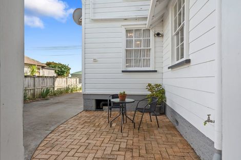 Photo of property in 13 Karaka Street, Helensville, 0800