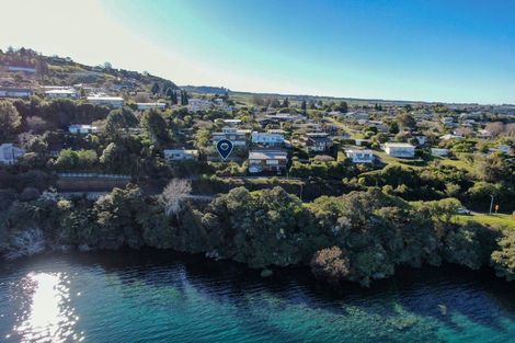 Photo of property in 828 Wily Terrace, Acacia Bay, Taupo, 3330