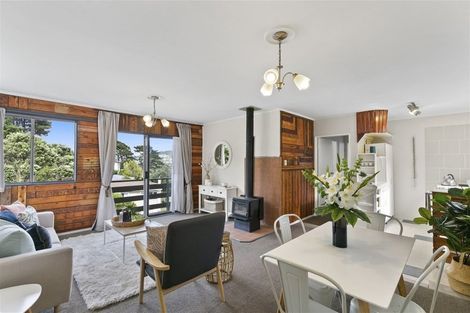 Photo of property in 29b Omega Street, Newlands, Wellington, 6037