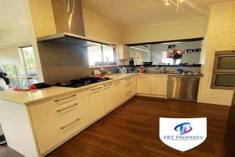 Photo of property in 12a Beach Road, Mellons Bay, Auckland, 2014