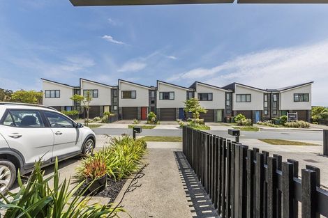 Photo of property in 43 Holystone Road, Whitby, Porirua, 5024