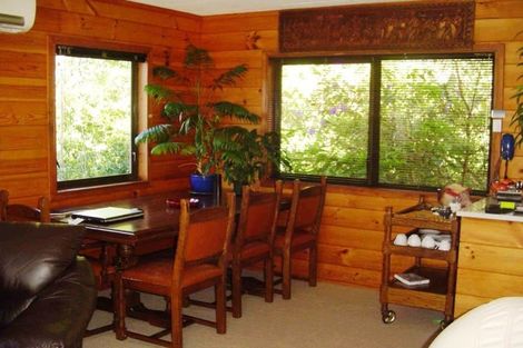 Photo of property in 1/9 Reynolds Place, Torbay, Auckland, 0630