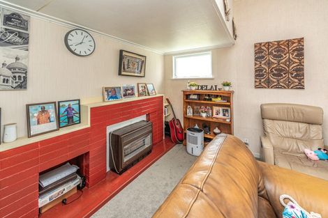 Photo of property in 23 Egmont Street, Castlecliff, Whanganui, 4501