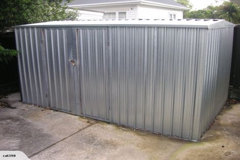 Photo of property in 122 Cambridge Terrace, Fairfield, Lower Hutt, 5011