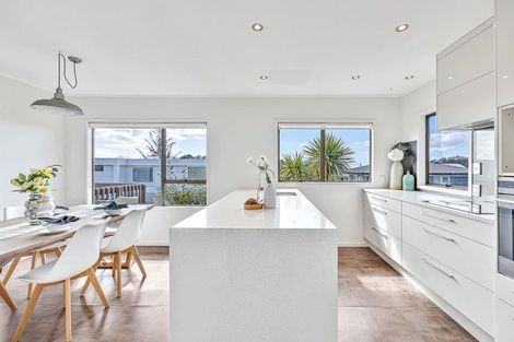 Photo of property in 1/20 Castor Bay Road, Castor Bay, Auckland, 0620