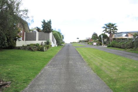 Photo of property in 13 Keam Way, Welcome Bay, Tauranga, 3112