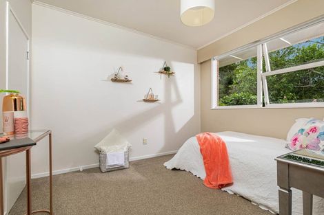 Photo of property in 2/6 Palawan Place, Torbay, Auckland, 0630