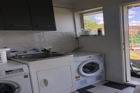 Photo of property in 27 Rewarewa Crescent, Waikanae, 5036