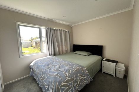 Photo of property in 9 Lisa Rise, Half Moon Bay, Auckland, 2012